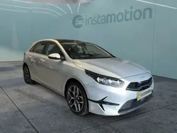 Silber Gebraucht 2023 Kia Ceed Spirit Limousine | 26.490 € (Fairer Preis)