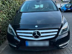 Schwarz Gebraucht 2012 Mercedes B200 Van / Kleinbus | 10.500 € (Guter Preis)
