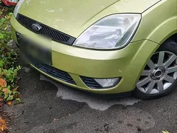Gold Gebraucht 2004 Ford Fiesta Kleinwagen | 820 € (Guter Preis)