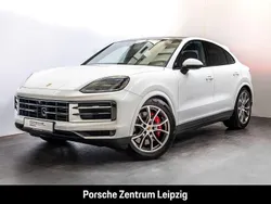 Weiß Gebraucht 2024 Porsche Cayenne S SUV | 109.800 €