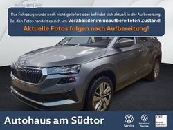 Graphitegrau metallic Gebraucht 2024 Skoda Karoq Elegance SUV | 29.980 € (Guter Preis)