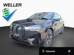 Sophistograu (grau) Gebraucht 2024 BMW iX Sport Line SUV | 51.750 € (Superpreis)