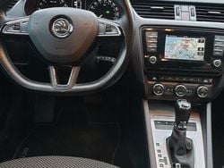 Schwarz Gebraucht 2014 Skoda Octavia Ambition Kombi | 7.100 € (Guter Preis)