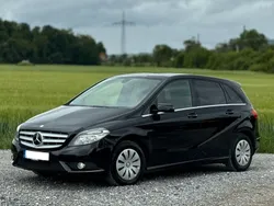 Schwarz Gebraucht 2012 Mercedes B180 Van / Kleinbus | 8.690 € (Fairer Preis)