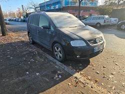Schwarz Gebraucht 2006 VW Touran Van / Kleinbus | 1.150 € (Superpreis)