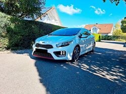 Weiß Gebraucht 2015 Kia Ceed GT Limousine | 10.980 € (Guter Preis)