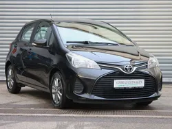 Schwarz Gebraucht 2014 Toyota Yaris Limousine | 6.990 € (Fairer Preis)