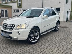 Weiß Gebraucht 2011 Mercedes ML300 AMG SUV | 13.850 € (Etwas zu teuer)