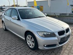 Silber Gebraucht 2010 BMW 318 Limousine | 6.999 € (Fairer Preis)
