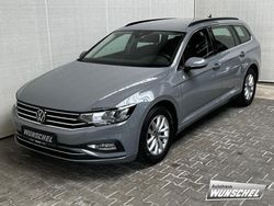 Grau Gebraucht 2023 VW Passat Business Kombi | 26.976 € (Fairer Preis)