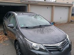 Grau Gebraucht 2012 Toyota Avensis Kombi | 5.200 €