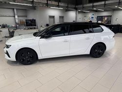 Weiß Gebraucht 2024 Opel Astra GS Line Kombi | 25.980 € (Fairer Preis)