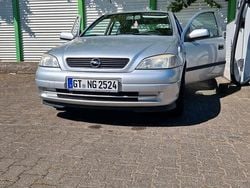 Silber Gebraucht 2009 Opel Astra Limousine | 700 €