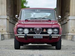 Rot Gebraucht 1974 Alfa Romeo Giulia Super Limousine | 13.888 €