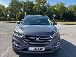Grau Gebraucht 2016 Hyundai Tucson Premium SUV | 15.600 € (Fairer Preis)