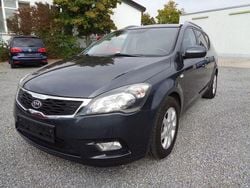 Grau Gebraucht 2011 Kia Ceed Spirit Kombi | 2.800 € (Superpreis)