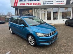 Blau Gebraucht 2016 VW Touran Comfortline Van / Kleinbus | 10.499 € (Teuer)