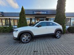 Arctic white Gebraucht 2022 Mazda MX30 Prime-Line SUV | 24.890 €