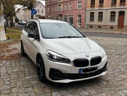 Weiß Gebraucht 2018 BMW 218 Gran Tourer Van / Kleinbus | 16.000 € (Fairer Preis)