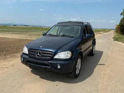 Blau Gebraucht 2001 Mercedes ML320 AMG SUV | 4.450 € (Fairer Preis)