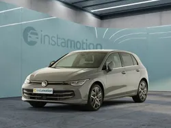 Grau Gebraucht 2024 VW Golf VIII Edition Limousine | 32.420 € (Fairer Preis)