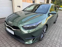 Experience green metallic Neu 2025 Kia Ceed Sportswagon Spirit Kombi | 24.950 € (Guter Preis)