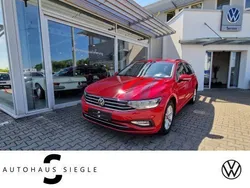 Rot Gebraucht 2021 VW Passat Business Kombi | 17.880 € (Superpreis)