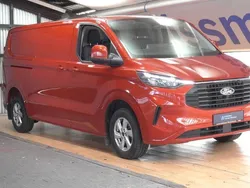 Rot Gebraucht 2024 Ford Transit Custom Limited Van / Kleinbus | 39.975 € (Etwas zu teuer)