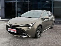Gold Gebraucht 2024 Toyota Corolla Team Kombi | 29.875 € (Etwas zu teuer)