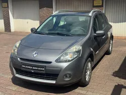 Grau Gebraucht 2010 Renault Clio II Dynamique Limousine | 2.950 € (Fairer Preis)