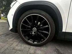 Weiß Gebraucht 2023 Mercedes GLA200 Edition SUV | 39.900 € (Teuer)