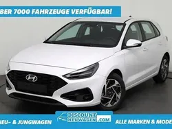 Weiß, atlas white Neu 2025 Hyundai i30 GO! Limousine | 22.690 € (Fairer Preis)