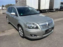 Grau Gebraucht 2006 Toyota Avensis Executive Kombi | 2.799 € (Guter Preis)