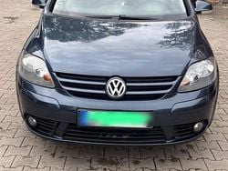 Blau Gebraucht 2006 VW Golf V Kleinwagen | 2.500 € (Guter Preis)