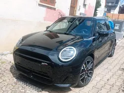 Schwarz Neu 2025 Mini Cooper SE Kleinwagen | 36.000 € (Teuer)