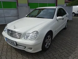 Weiß Gebraucht 2004 Mercedes C200 Classic Limousine | 3.950 € (Fairer Preis)