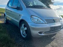 Silber Gebraucht 2003 Mercedes A190 Avantgarde Kleinwagen | 5.000 € (Teuer)