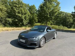 Grau Gebraucht 2016 Audi TT Roadster Cabrio | 27.900 € (Guter Preis)