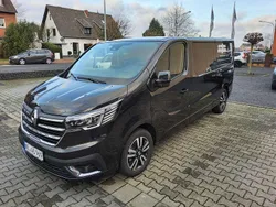 Tenebroschwarz Gebraucht 2023 Renault Trafic Van | 49.890 €
