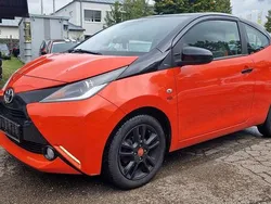 Orange Gebraucht 2015 Toyota Aygo X-cite Kleinwagen | 4.899 € (Etwas zu teuer)