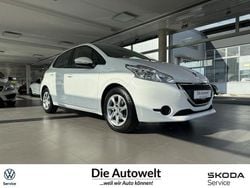 Weiß Gebraucht 2014 Peugeot 208 Active Kleinwagen | 7.480 € (Etwas zu teuer)