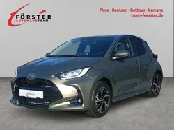 Grau Neu 2025 Toyota Yaris Hybrid Comfort Limousine | 25.990 € (Fairer Preis)