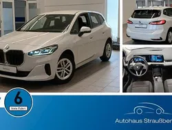 Weiß Gebraucht 2024 BMW 218 Active Tourer Luxury Line Van / Kleinbus | 25.680 € (Superpreis)