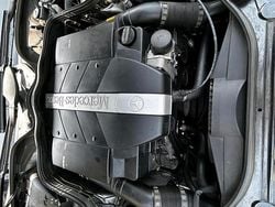 Grau Gebraucht 2002 Mercedes E240 Limousine | 6.200 € (Teuer)