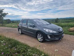 Grau Gebraucht 2010 Peugeot 308 Family Kombi | 3.650 € (Fairer Preis)