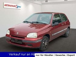 Rot Gebraucht 1996 Renault Clio Limousine | 299 €
