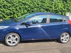 Blau Gebraucht 2016 Ford Fiesta Celebration Kleinwagen | 7.200 € (Guter Preis)