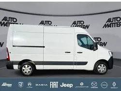 Mineral weiss Gebraucht 2022 Renault Master Van | 29.989 € (Etwas zu teuer)