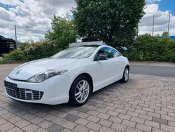Weiß Gebraucht 2011 Renault Laguna Coupé Coupé | 4.550 € (Guter Preis)