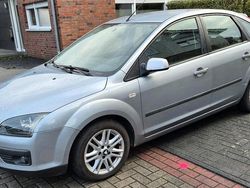 Silber Gebraucht 2005 Ford Focus Limousine | 850 € (Superpreis)